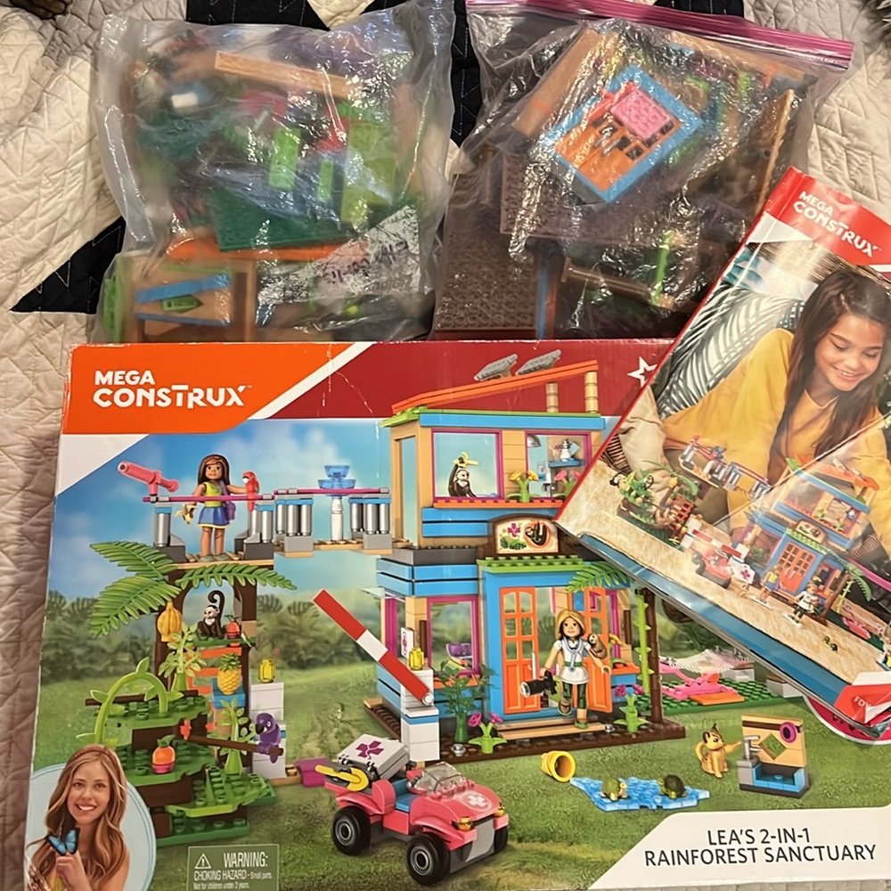 American Girl Mega Construct Lea’s Rainforest 2-in-1 - Picture 2 of 4